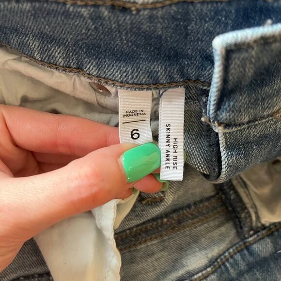 Loft Light Wash High Rise Skinny Ankle Jean Size 6 - Picture 4 of 14